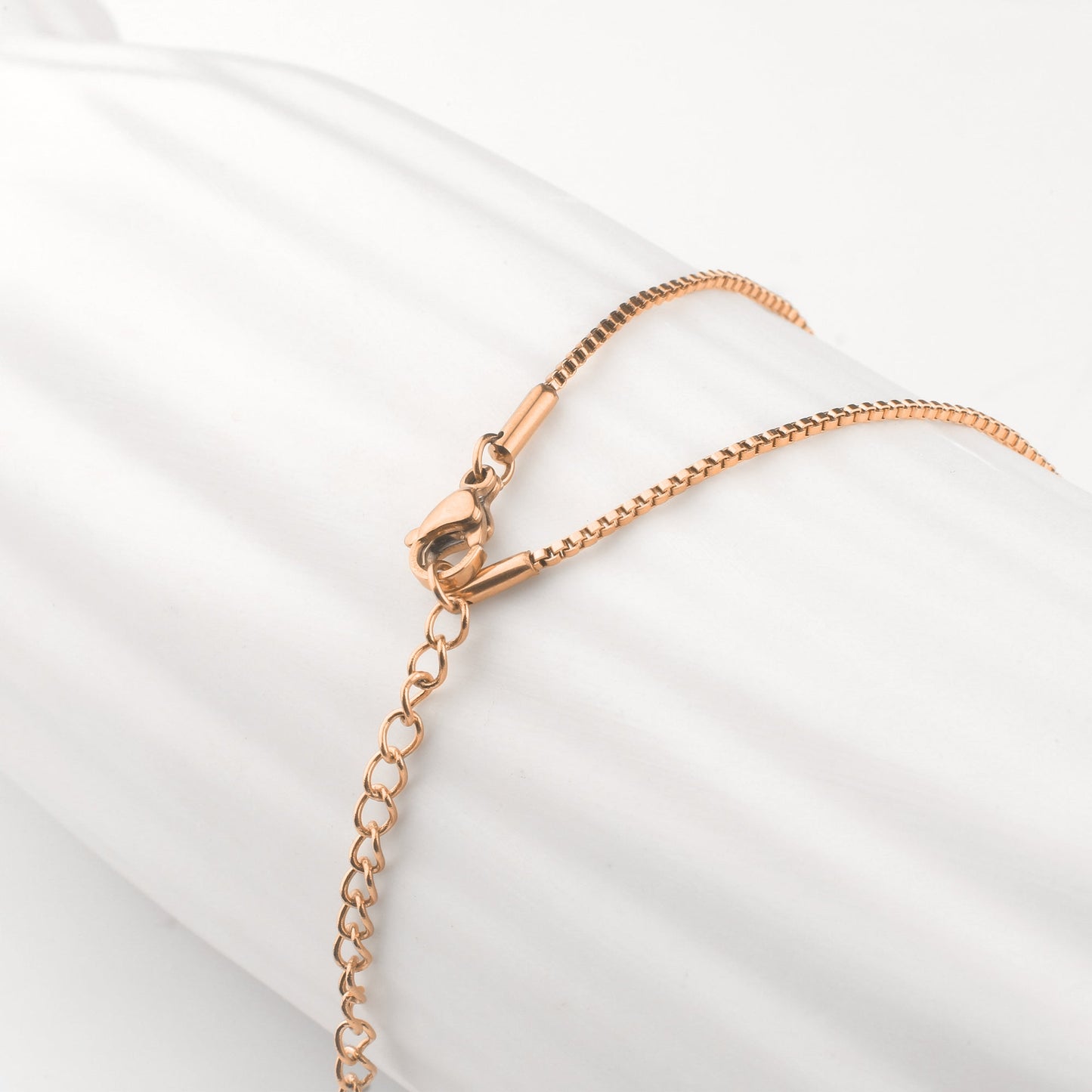 Collier avec nom moderne