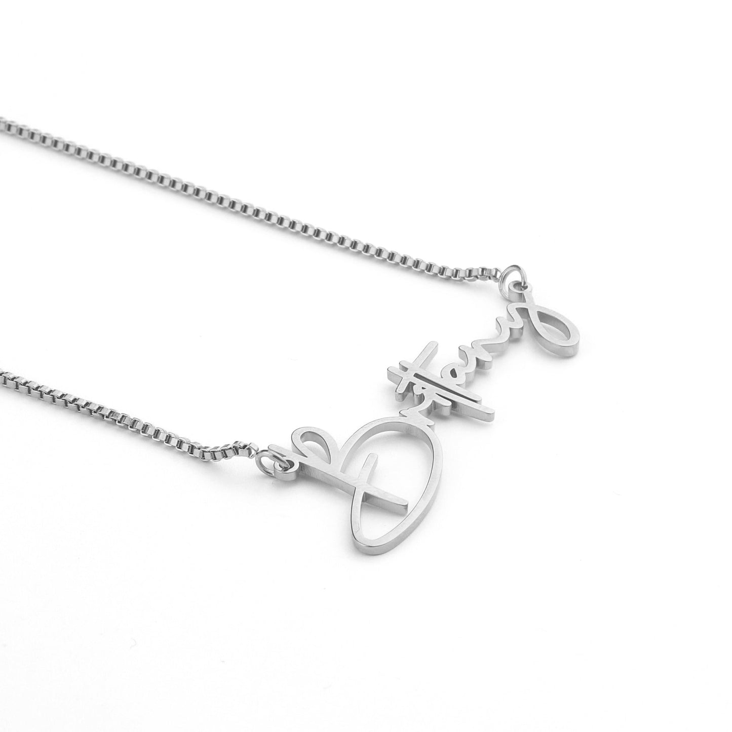 Collier avec nom moderne