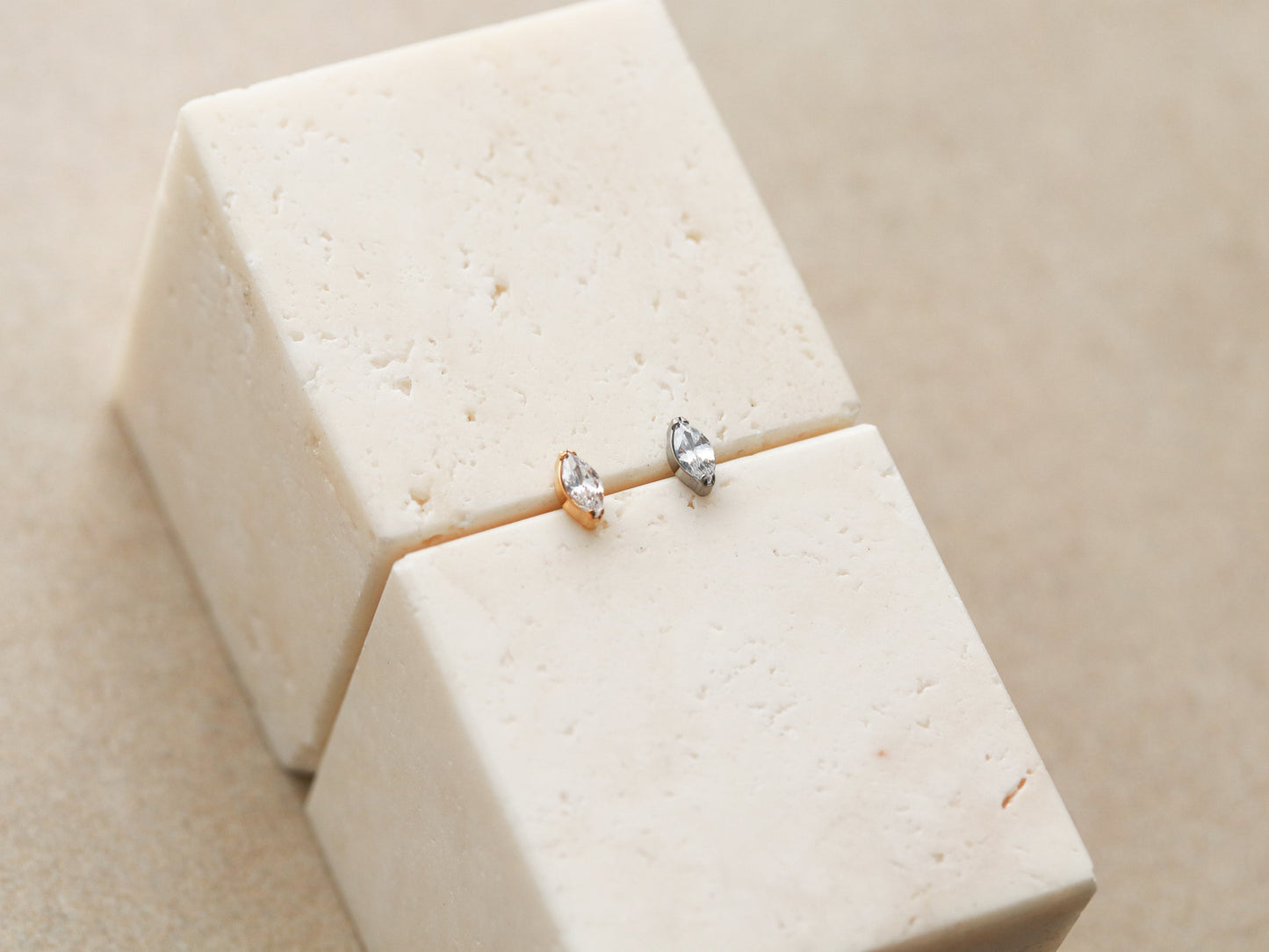 Marquise - Dos plat en titane