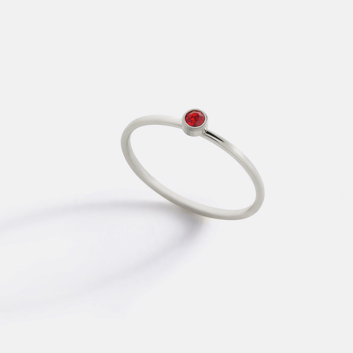 Minimalistischer Stapelring mit Geburtssteinen | Ring mit Zargenfassung