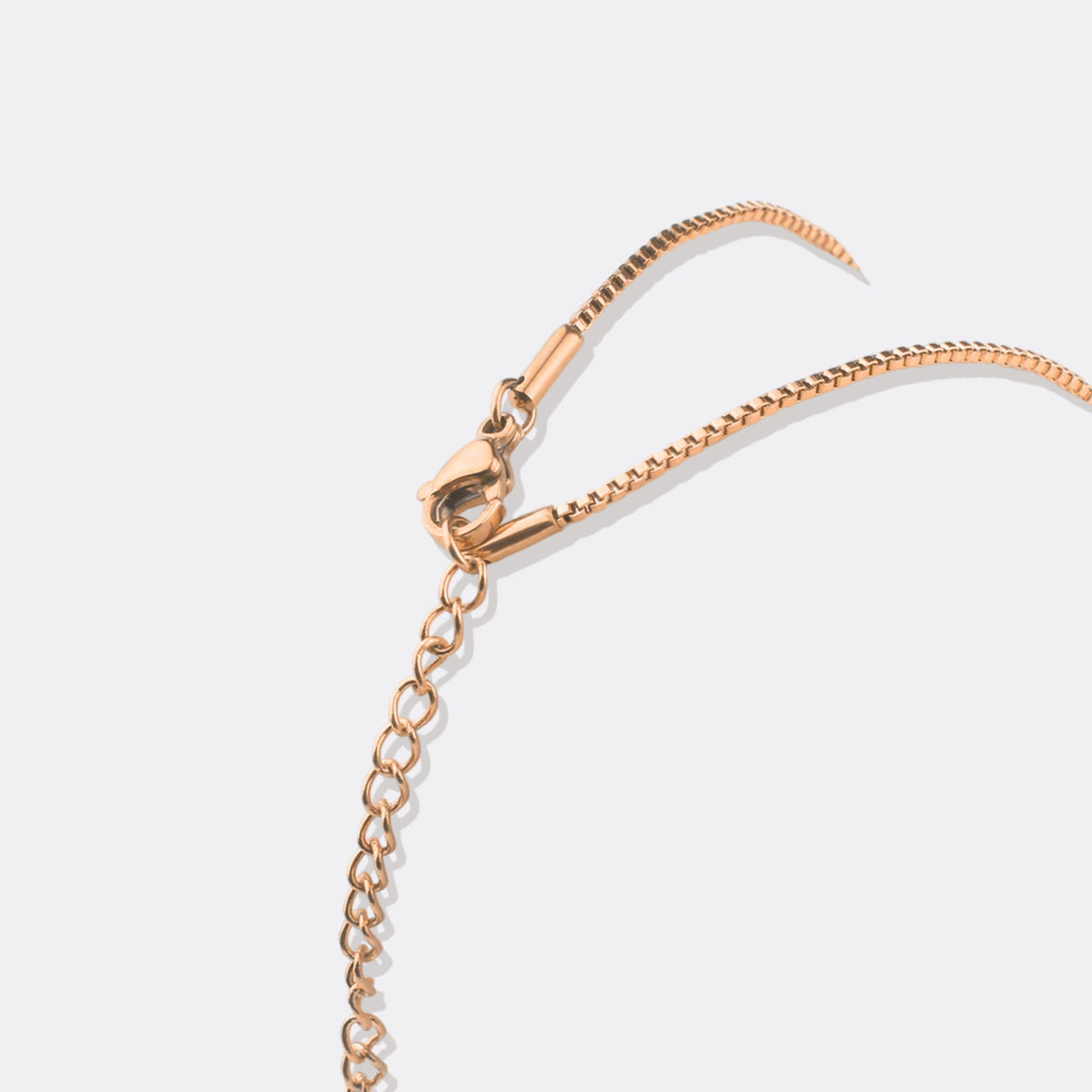 Collier avec nom moderne