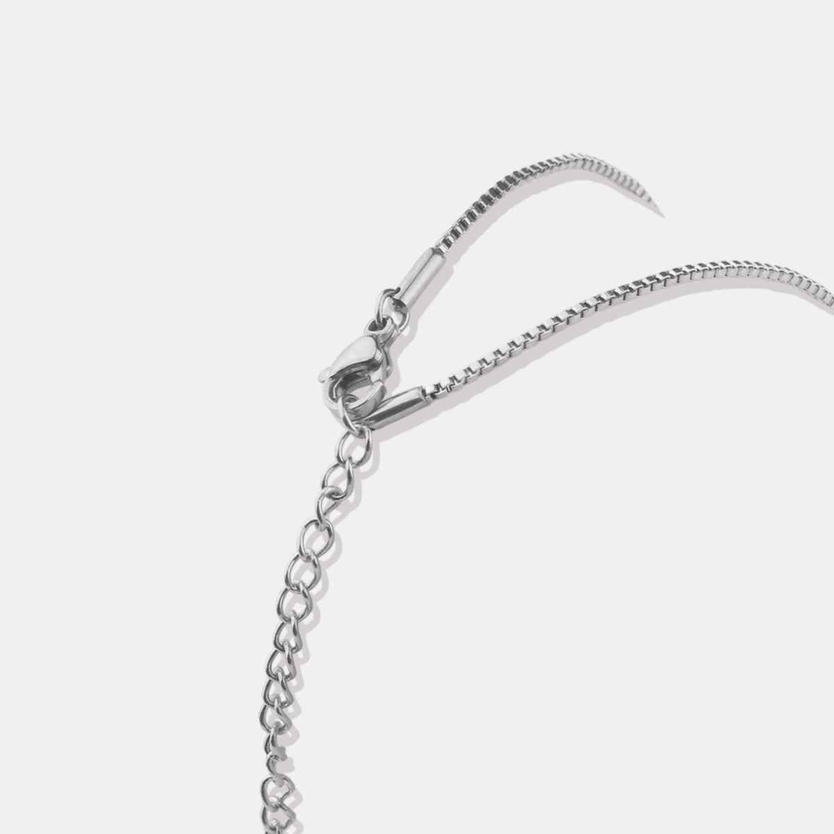 Collier avec nom moderne