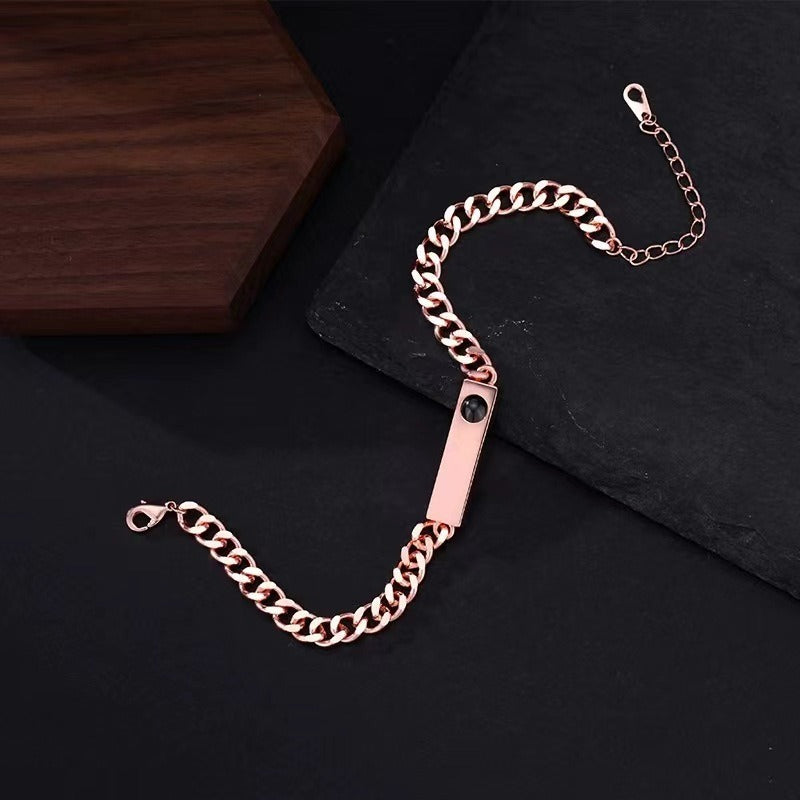 Bracelet photo personnalisé en acier inoxydable avec chaîne cubaine gravée