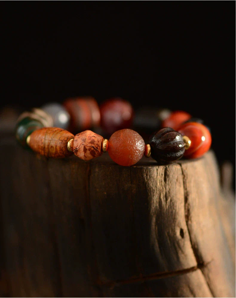 Altes Dzi-Perlen-Charm-Armband, Dzi-Steinperlen, Handschnur