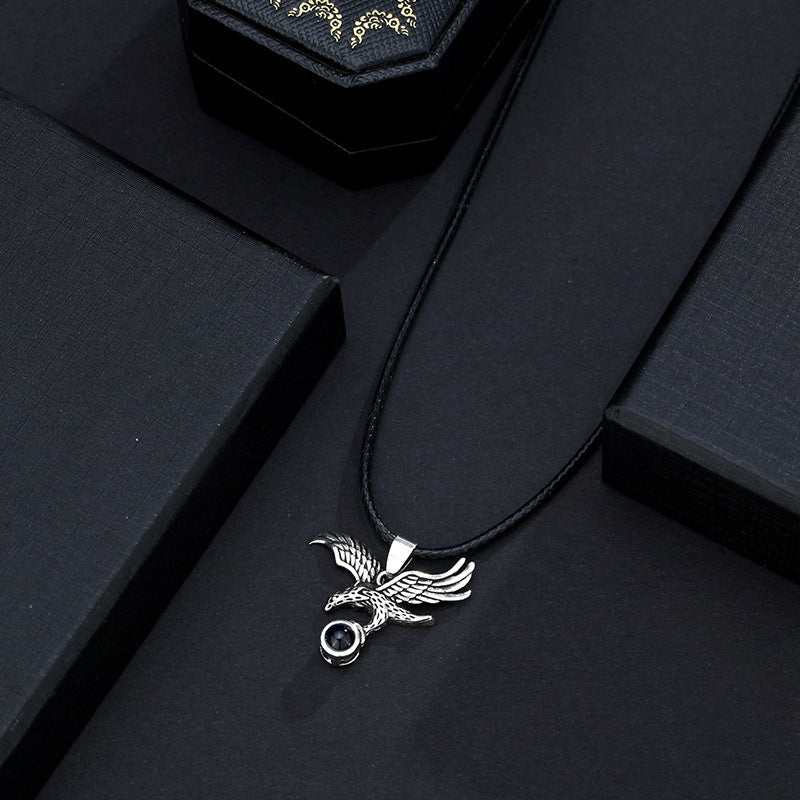 Collier aigle personnalisé avec photo cachée