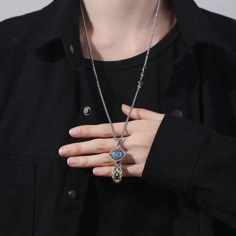 Le collier pendentif Ruyi Lotus du désir divin