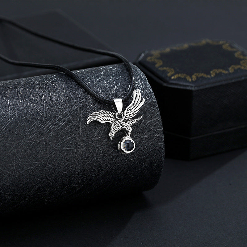 Collier aigle personnalisé avec photo cachée
