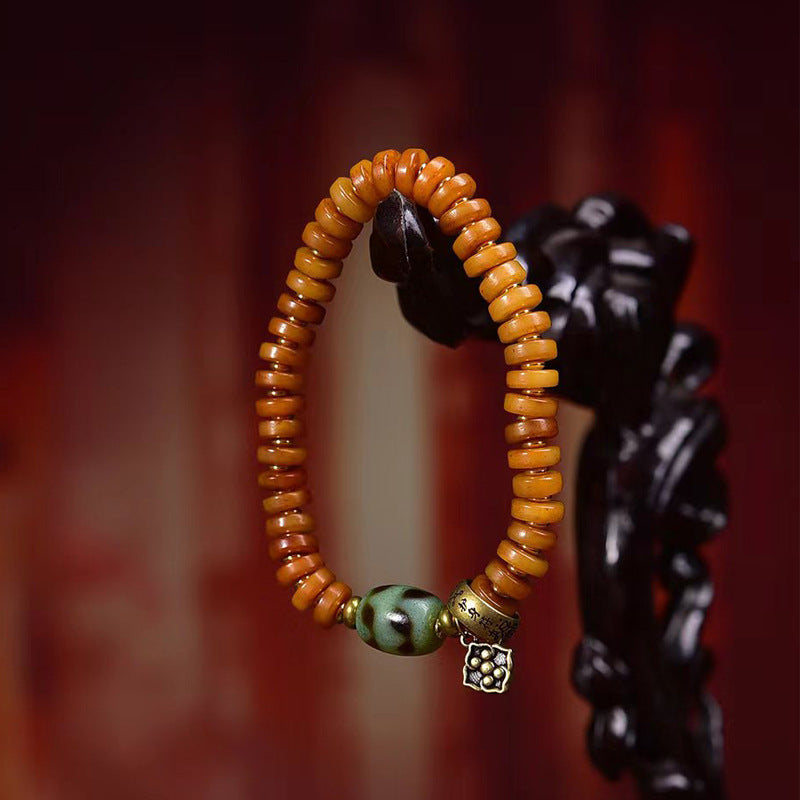 Bracelet tibétain en os de chameau avec fermoir en cuivre antique et perles d'agate dzi – Bracelet tibétain traditionnel artisanal