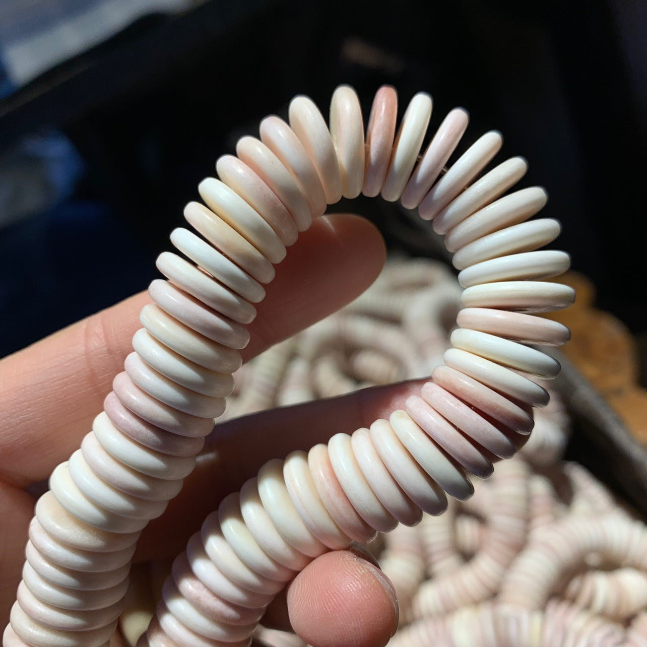 Pinkish White Camel Bone Flake Bracelet(14mm*3mm)