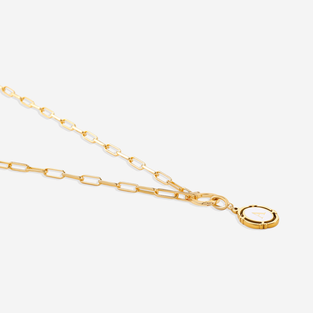 Collier trombone menthe et breloque initiale vintage