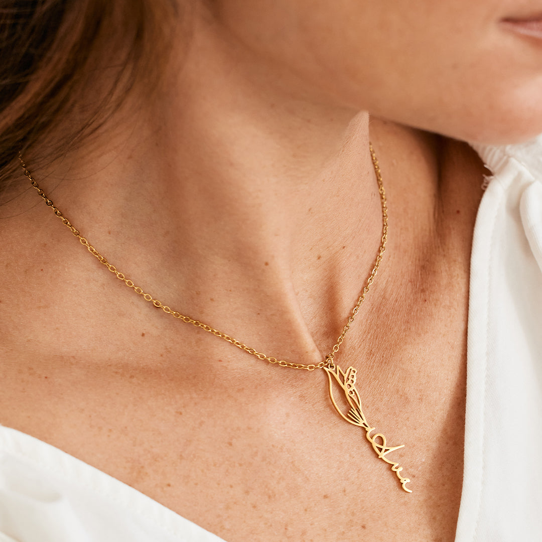 Collier avec nom de fleur de naissance