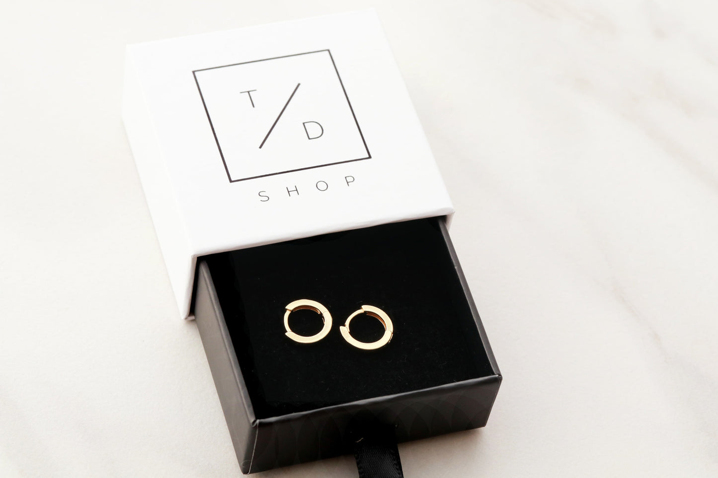 Solid Huggies | 12mm