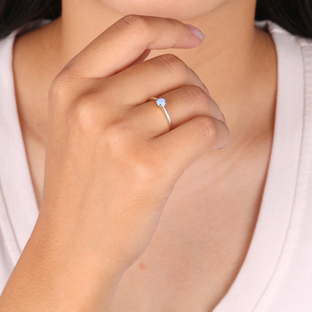 Bague solitaire en opale