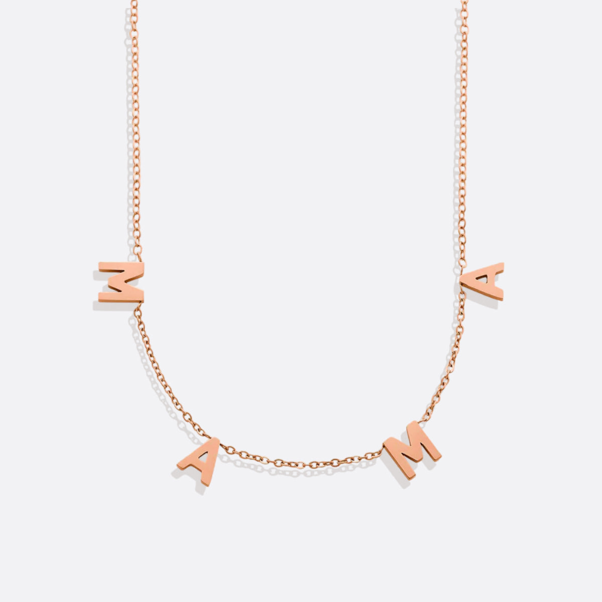 Le collier lettre MAMA