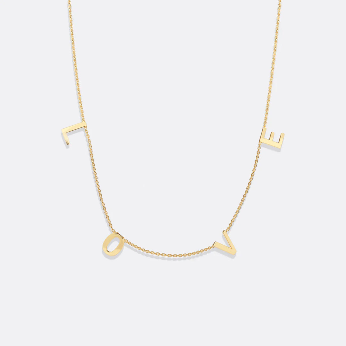 Le collier lettre LOVE
