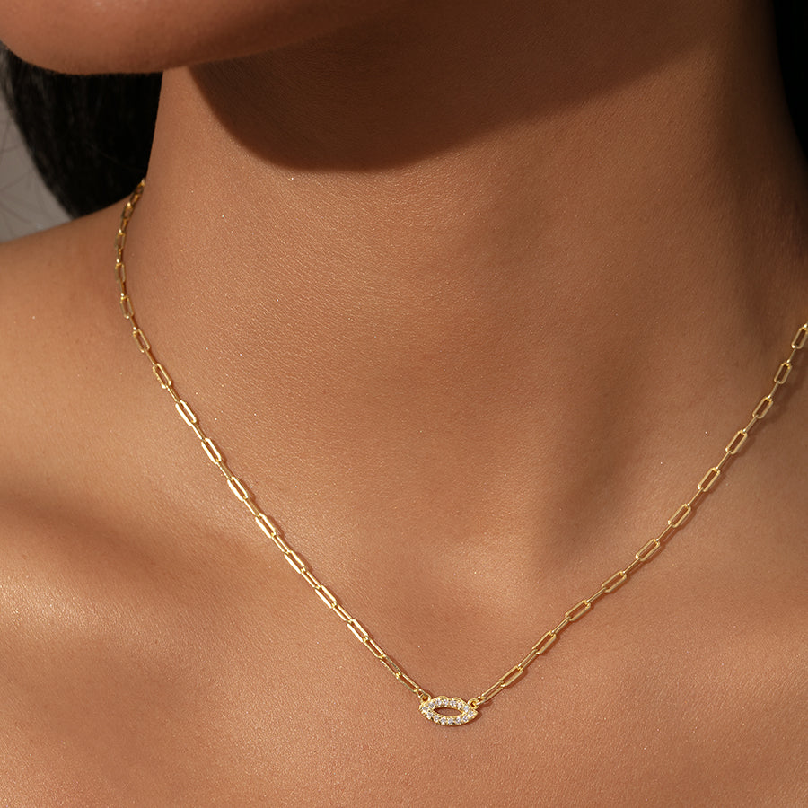 Collier en vermeil avec lèvres en diamant