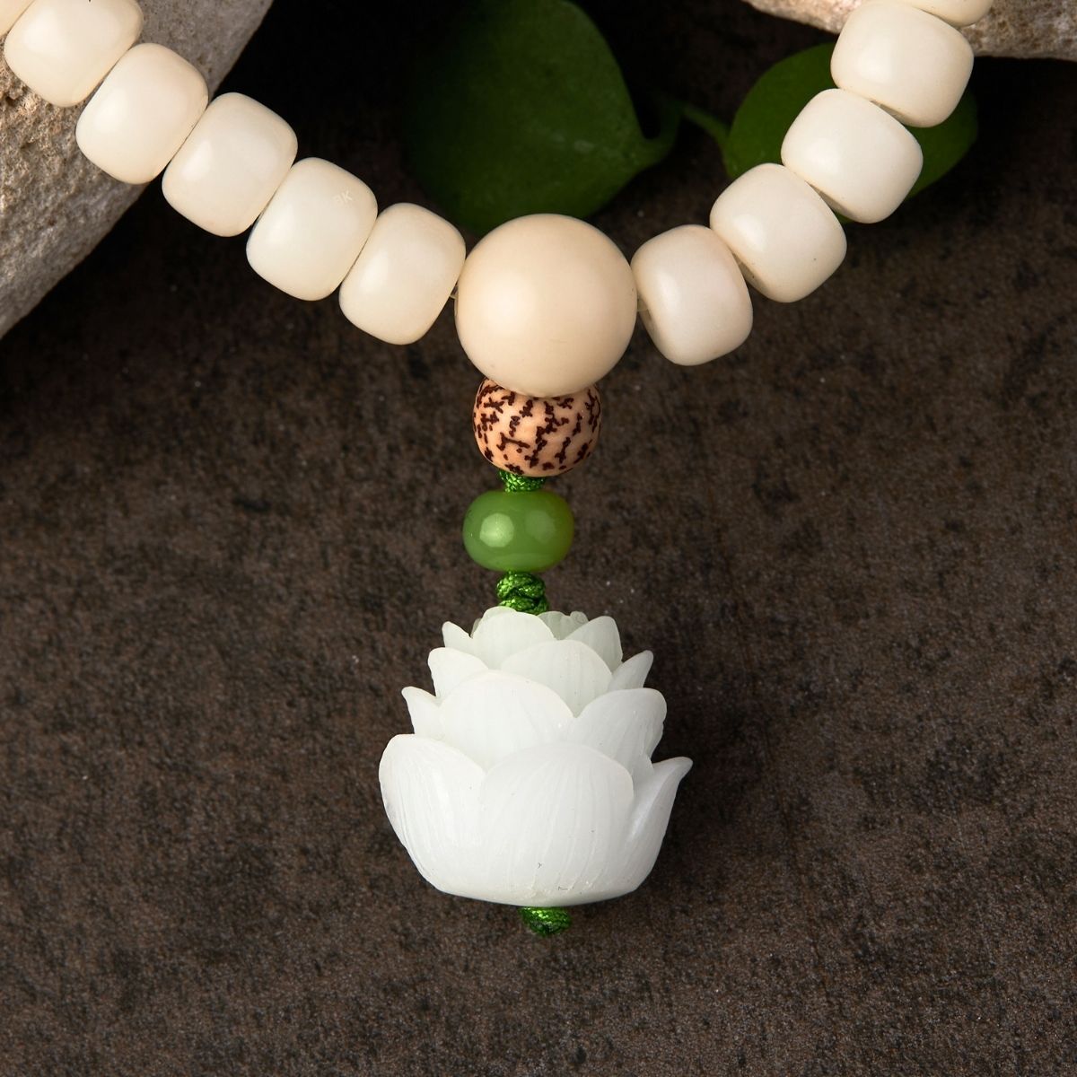 Bracelet/collier Mala Bodhi en jade blanc 108 perles