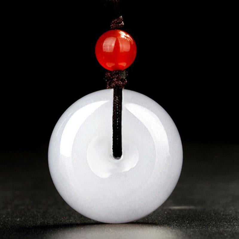 Collier disque de jade blanc – Pour la pureté et les bonnes choses
