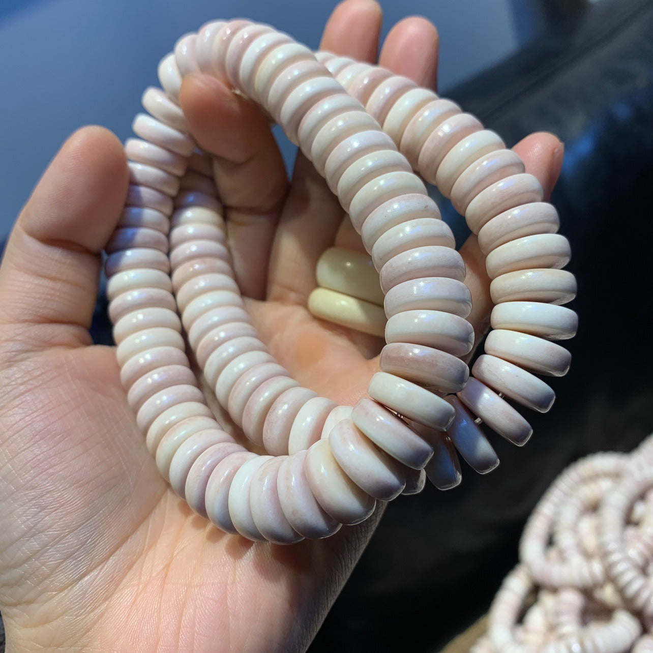 Bracelet en flocons d'os de chameau (14 mm x 5 mm)