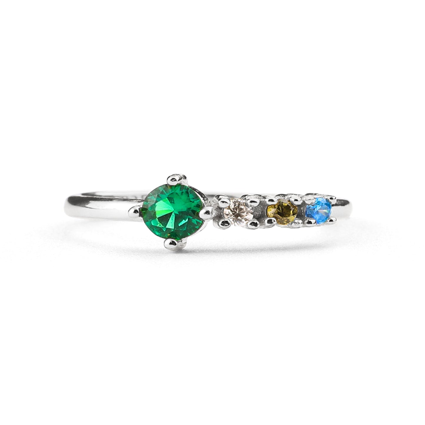 Bague avec pierres de naissance familiales