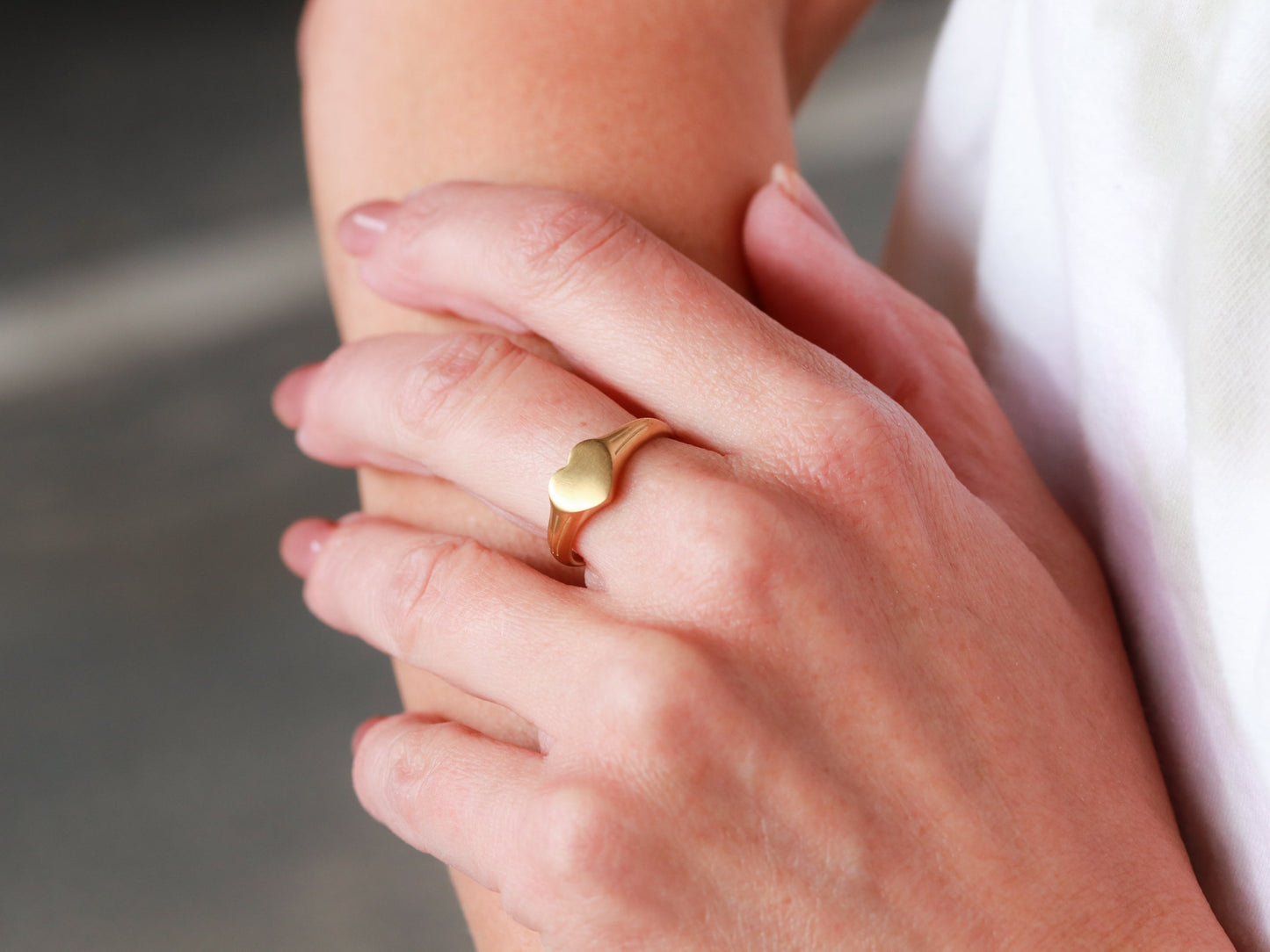 Bague chevalière en forme de cœur massif