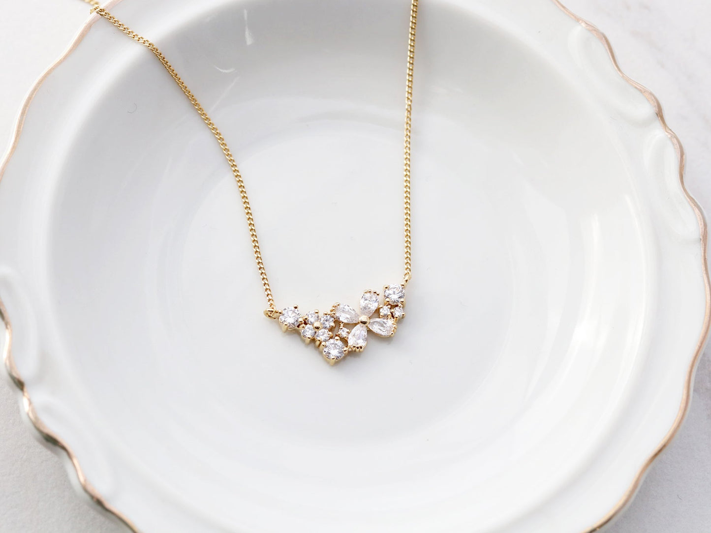 Collier à grappes de fleurs pour enfants