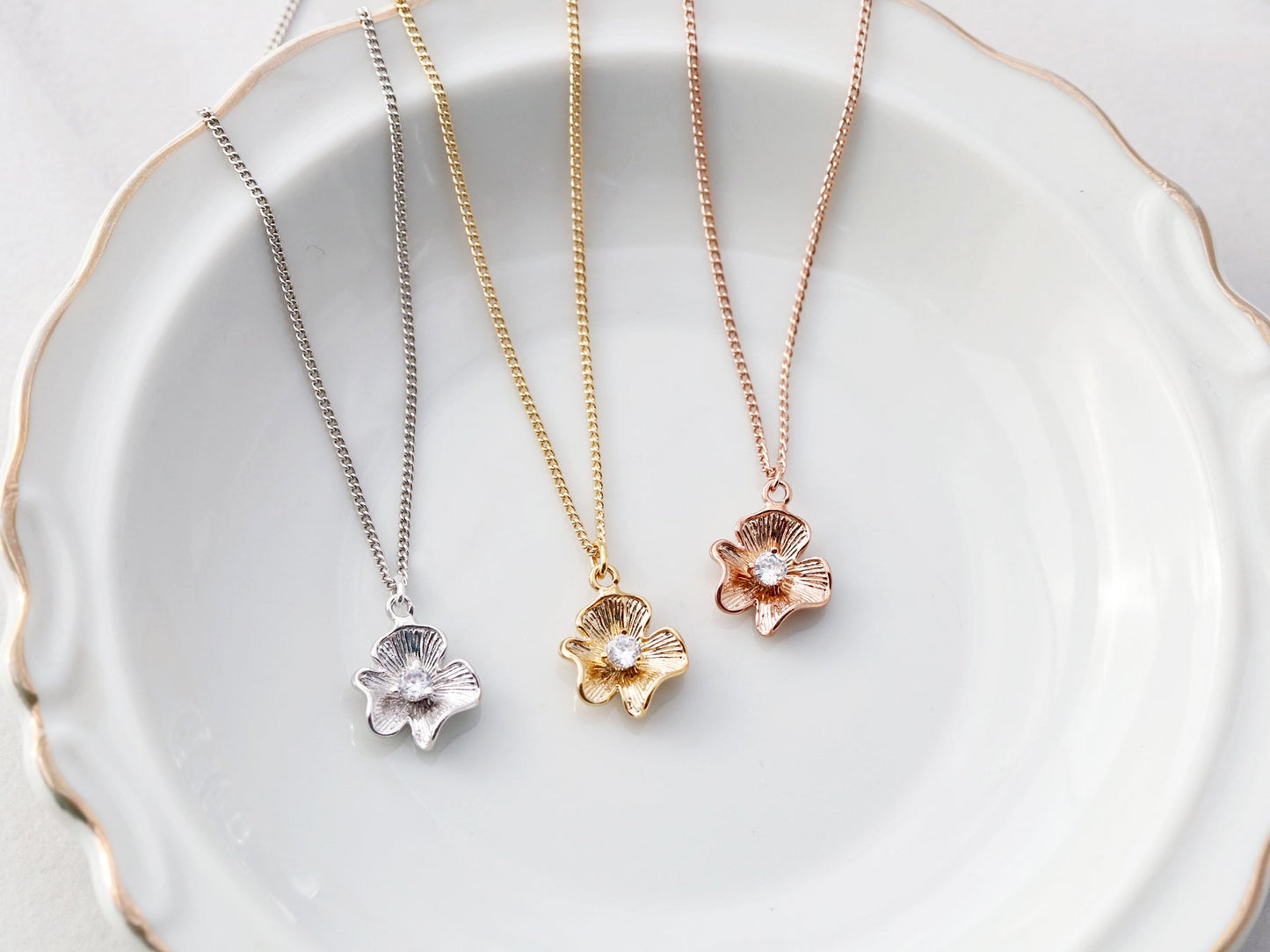 Collier de fleurs pour enfants