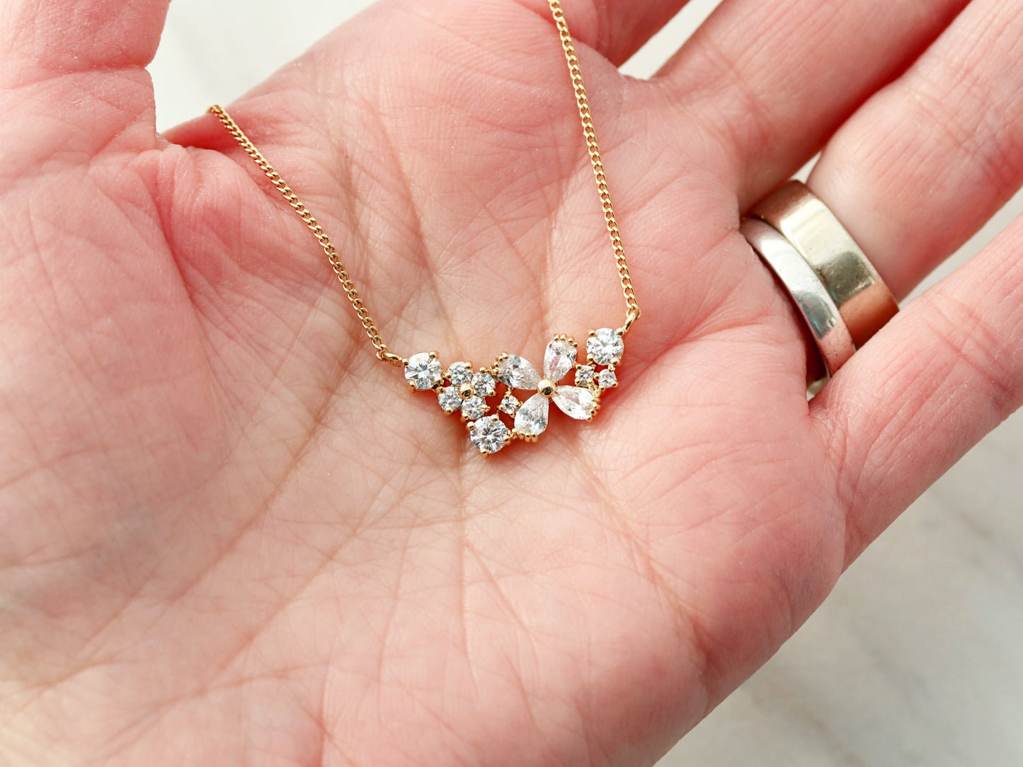 Collier à grappes de fleurs pour enfants