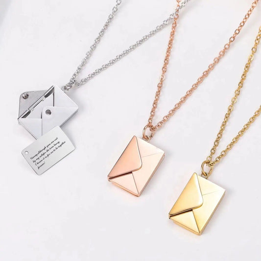 Collier pendentif personnalisé avec enveloppe de lettre d'amour cachée