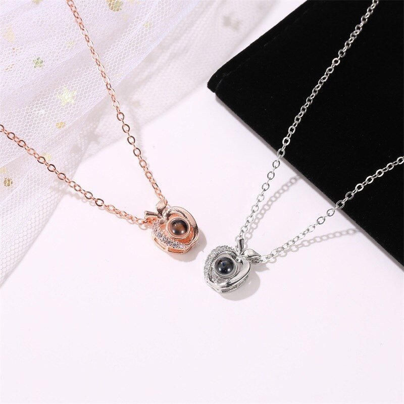 Collier pendentif pomme avec projection photo personnalisée
