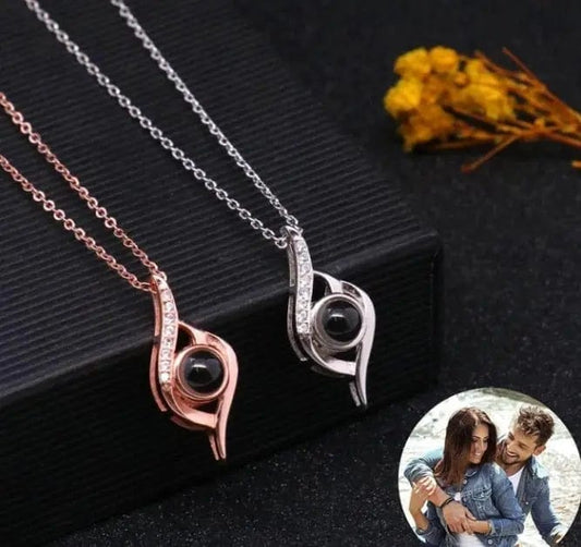 Collier personnalisé avec projection photo pour les yeux