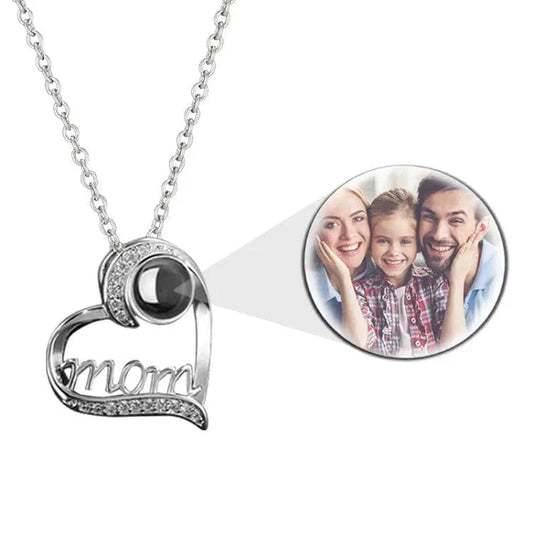Collier avec pendentif en forme de cœur et projection photo personnalisée pour maman