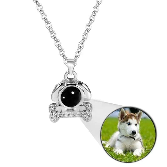 Collier personnalisé avec projection photo en forme d'os de chien