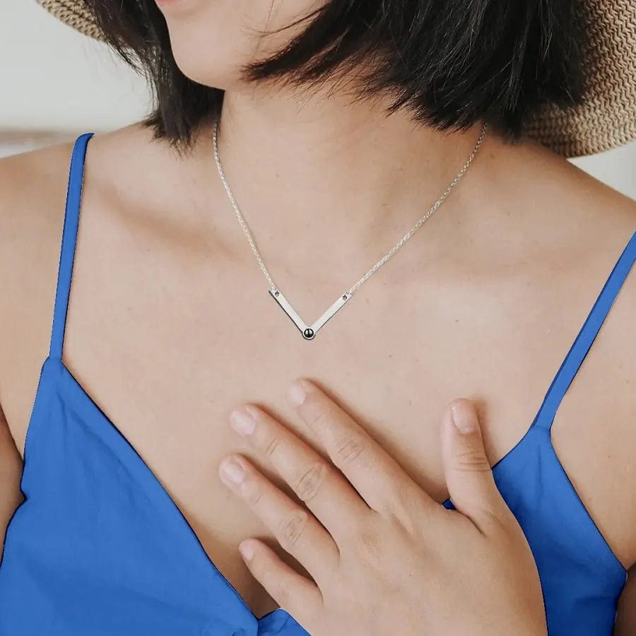 Collier pendentif en forme de V avec projection photo personnalisée