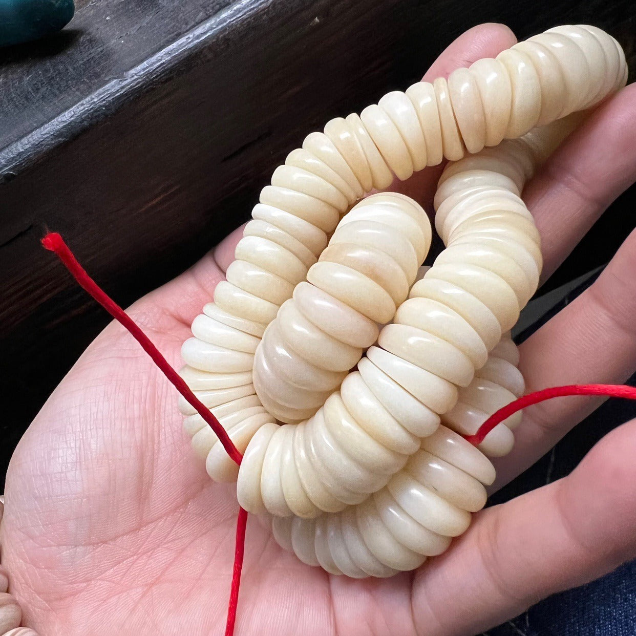 Bracelet anti-stress en os de chameau de petite taille