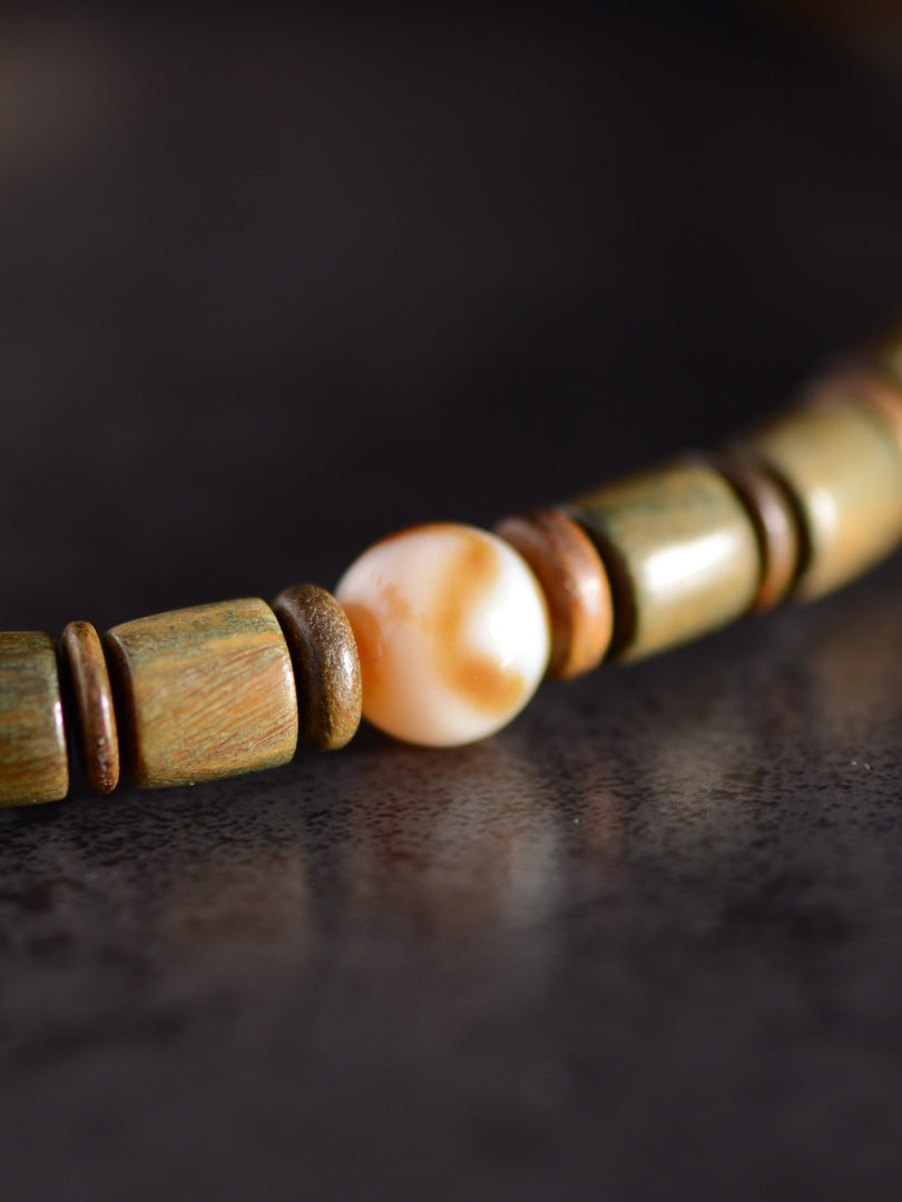 Tiger Tooth Dzi Tibetan Sandalwood Bracelet
