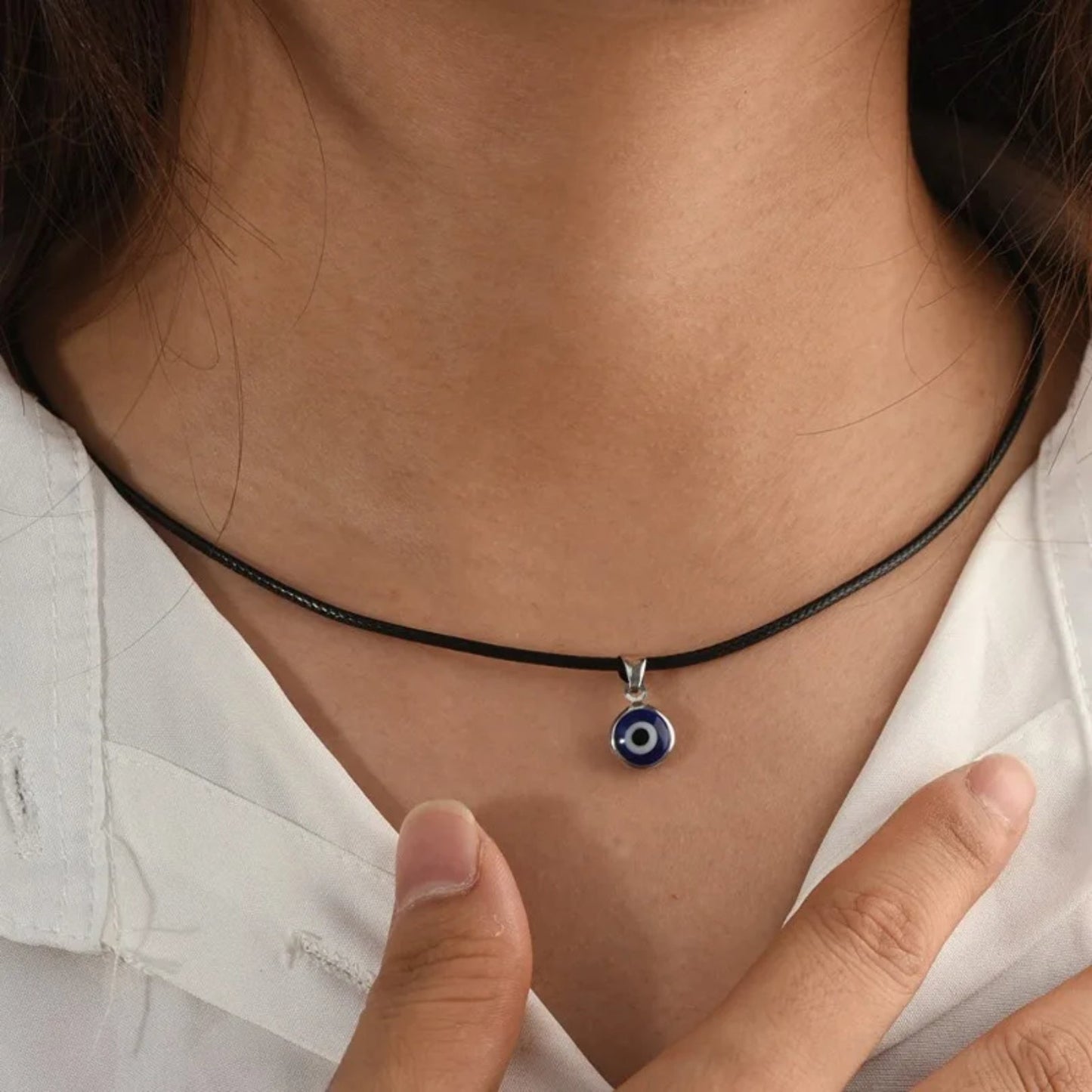 Collier tendance bleu turc contre le mauvais œil