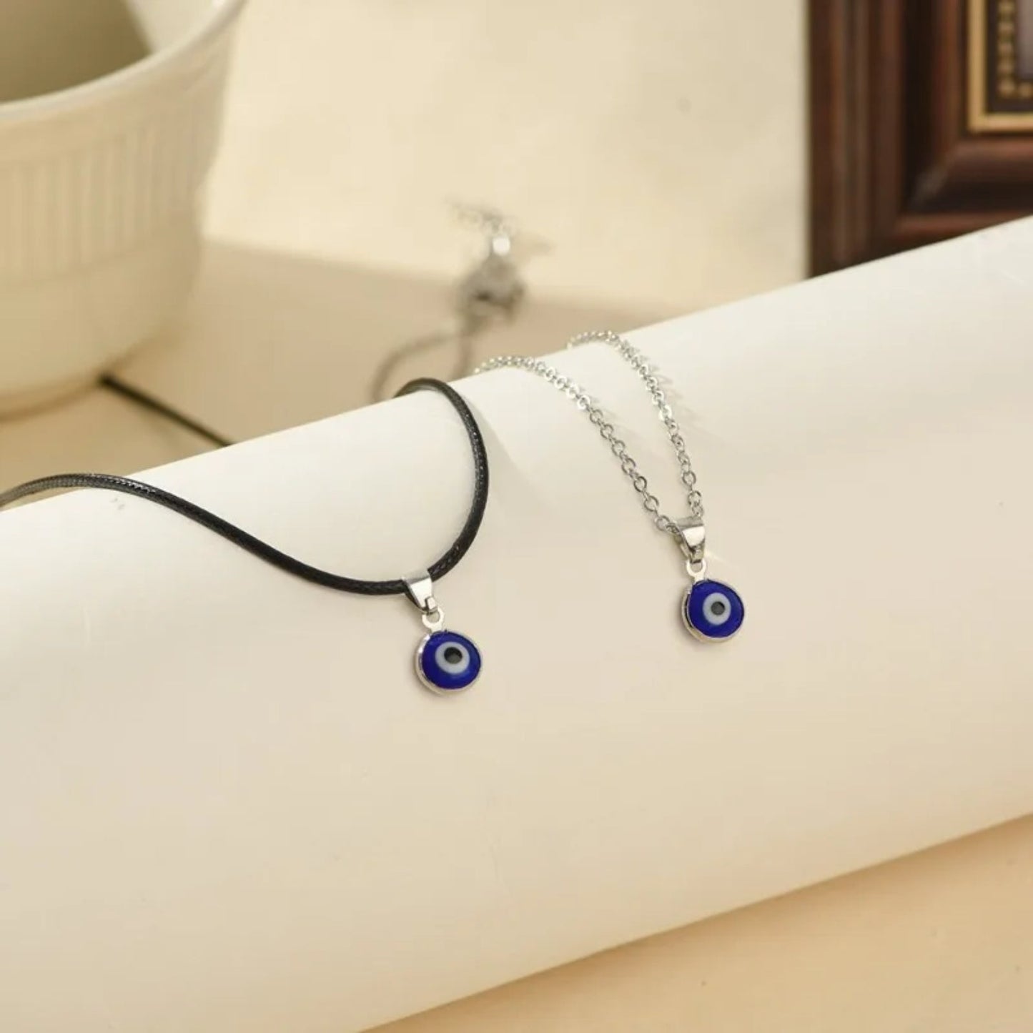 Collier tendance bleu turc contre le mauvais œil