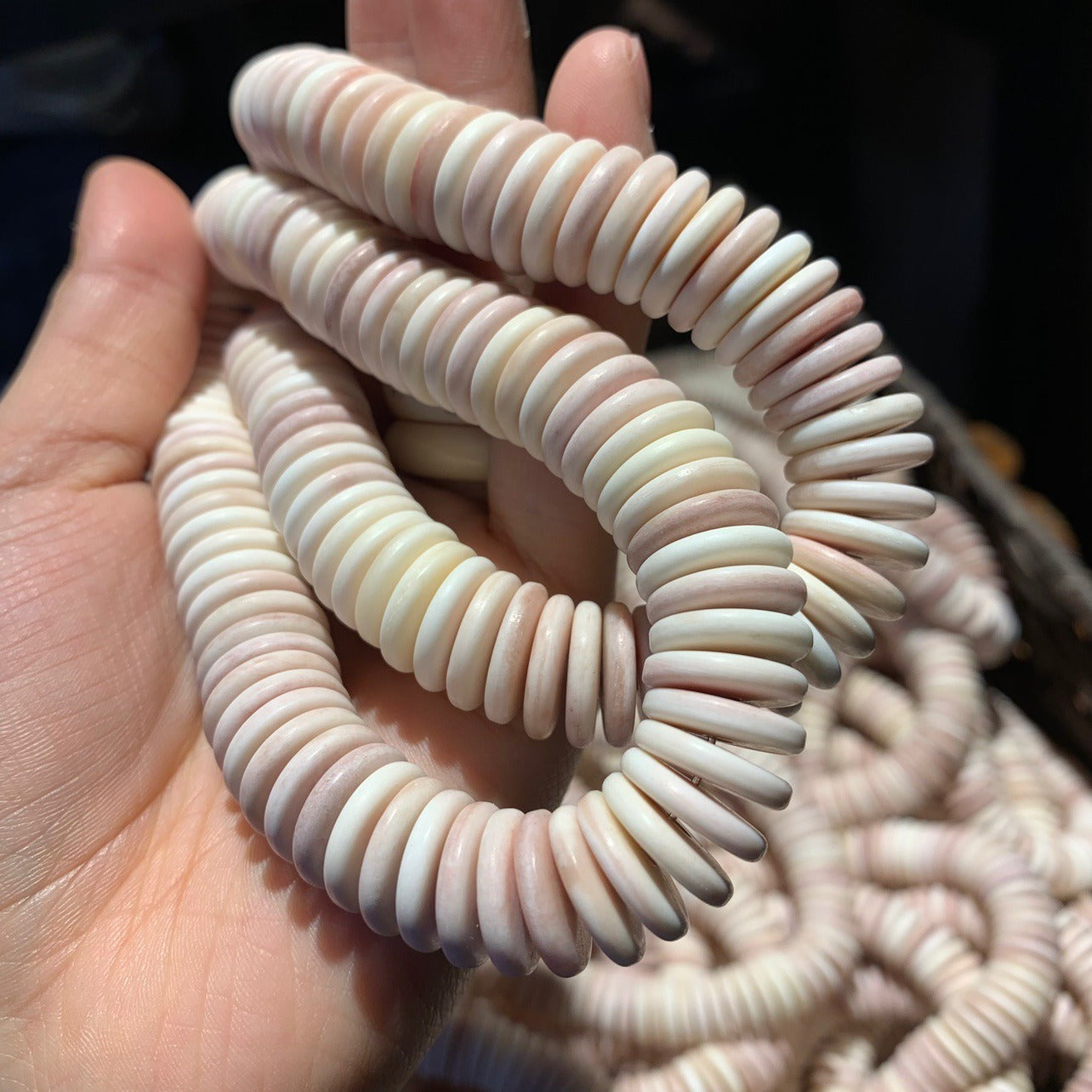 Pinkish White Camel Bone Flake Bracelet(14mm*3mm)
