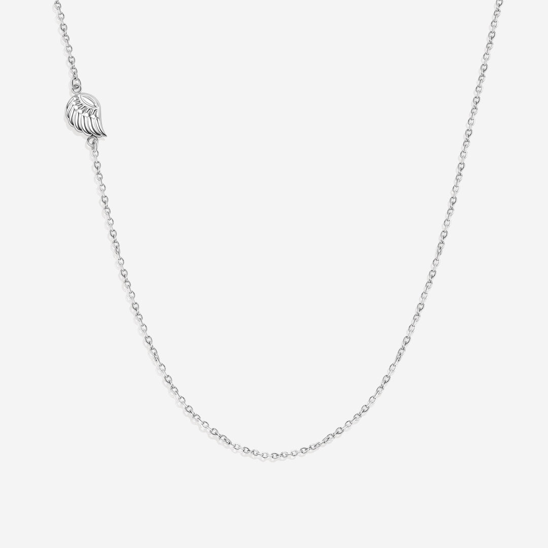 Collier délicat avec breloque aile d'ange