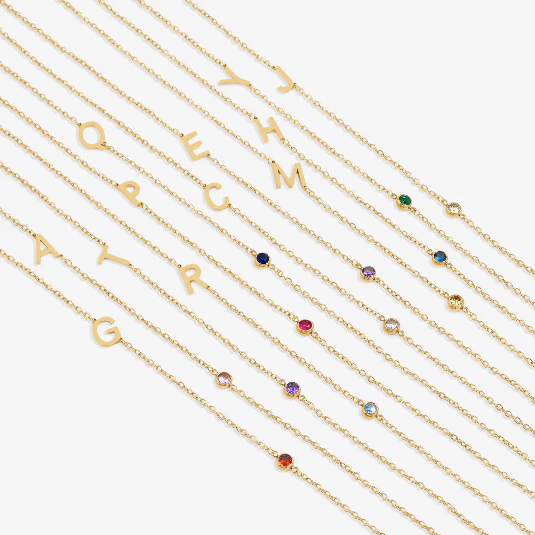 Collier initial avec accent de pierre de naissance