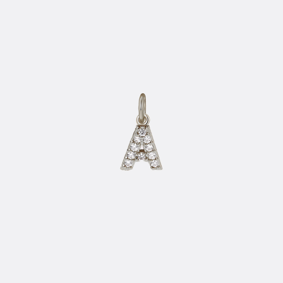 Charm initial pavé délicat