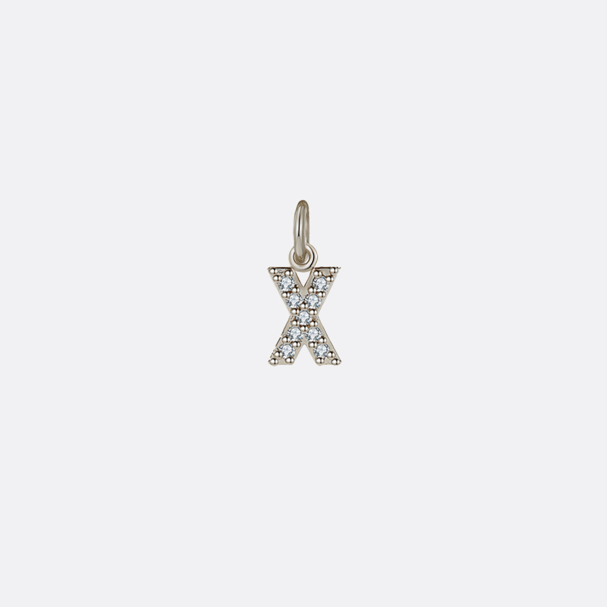 Charm initial pavé délicat