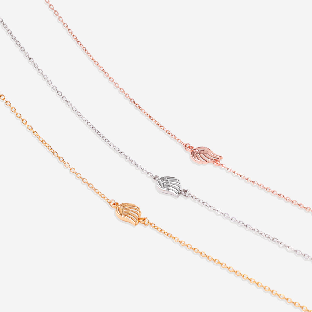 Collier délicat avec breloque aile d'ange