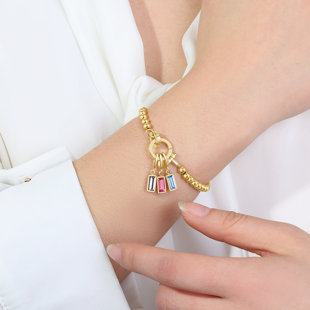 Bracelet à breloques en perles de menthe avec pierre de naissance