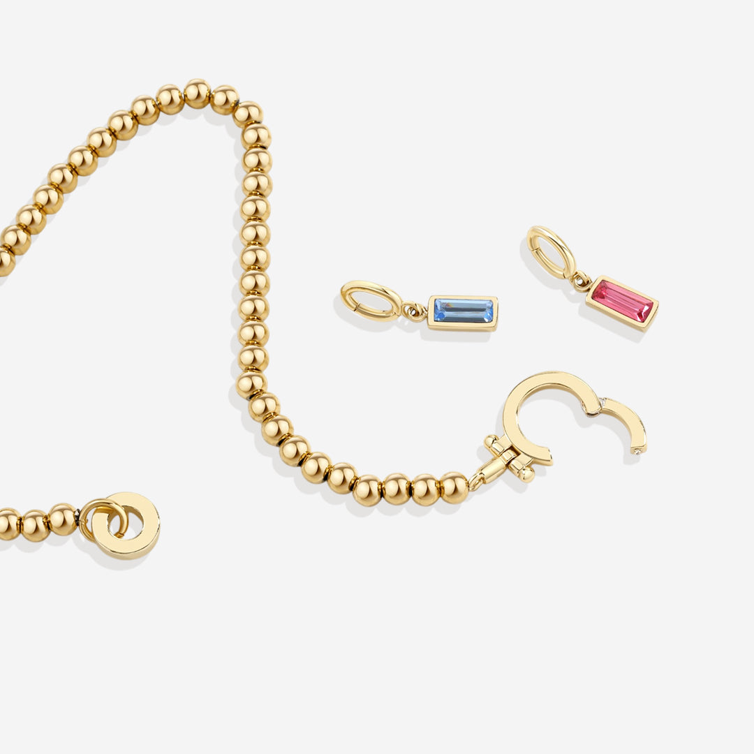 Bracelet à breloques en perles de menthe avec pierre de naissance