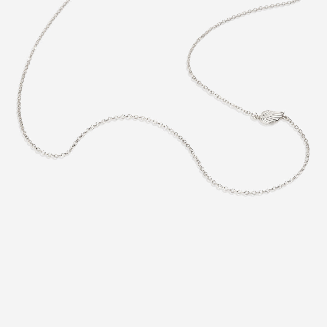 Collier délicat avec breloque aile d'ange