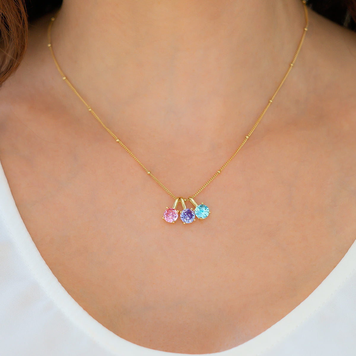 Collier délicat avec pendentif en pierre de naissance