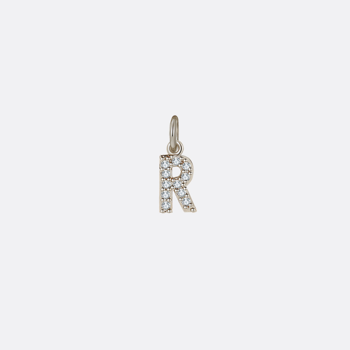 Charm initial pavé délicat