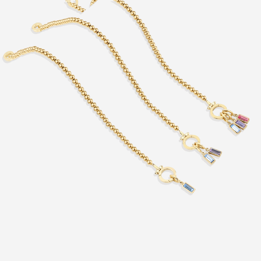 Bracelet à breloques en perles de menthe avec pierre de naissance